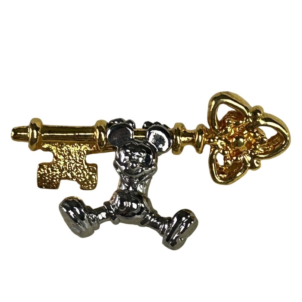 Disney Institute Keys to Excellence Award Gift Pin Cast Member Mickey Brooch